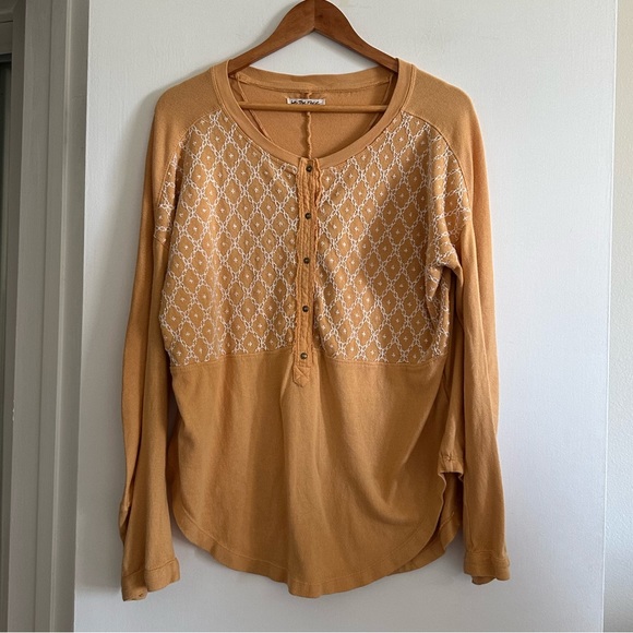 Free People We the Free Free Spirit Henley Long Sleeve Tee Size Small EUC - Picture 6 of 11
